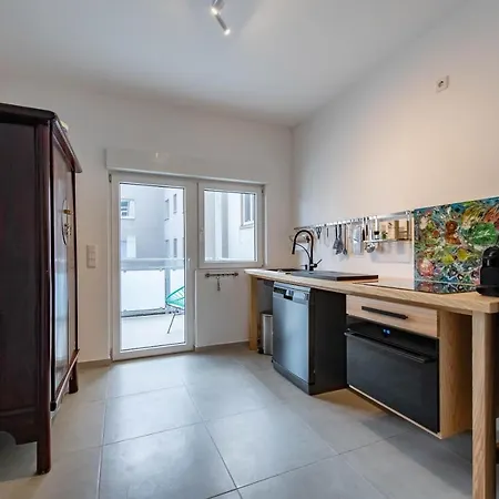 Helle Grosse Wohnung Mit Schnellem Internet * Essen